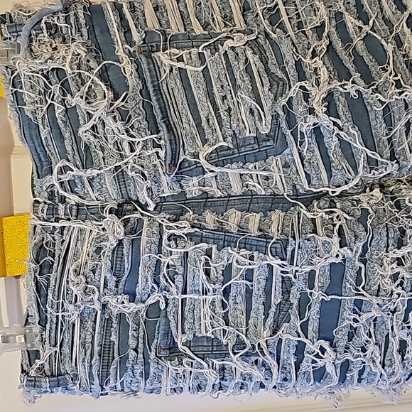 New Swank a Posh shredded jeans size 1x (some stretch) - Picture 4 of 4